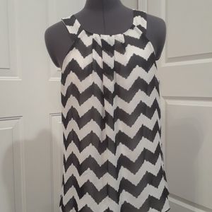 Chevron Black & White‎ Top